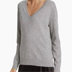 Excellent Vince Cashmere Weekend Sweater Grey Vee Neck Pullover Size XS $325